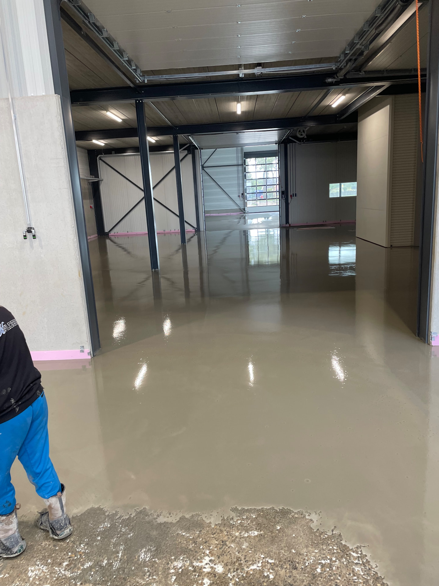 Bedrijfsegaline met hoge druksterkte in een bedrijfsruimte